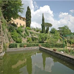 A selection of 2-3 bedroom apartments with shared pool near Florence, Sleeps 4-6